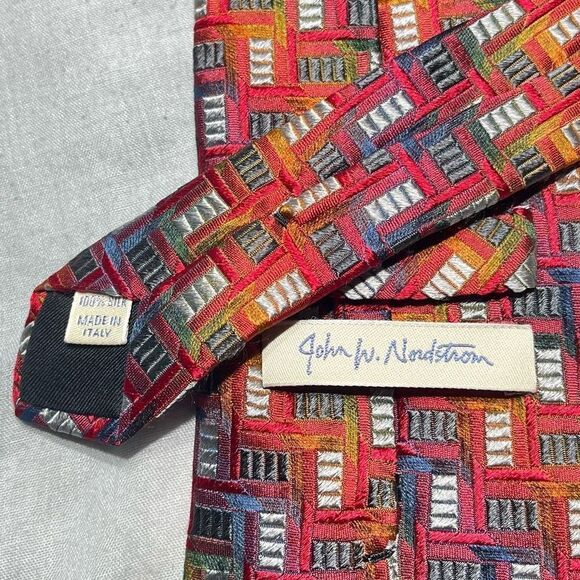 NWOT JOHN W NORDSTROM ITALIAN 100% SILK RED RAINBOW GEOMETRIC DESIGN TIE W TEXTU - Picture 3 of 4